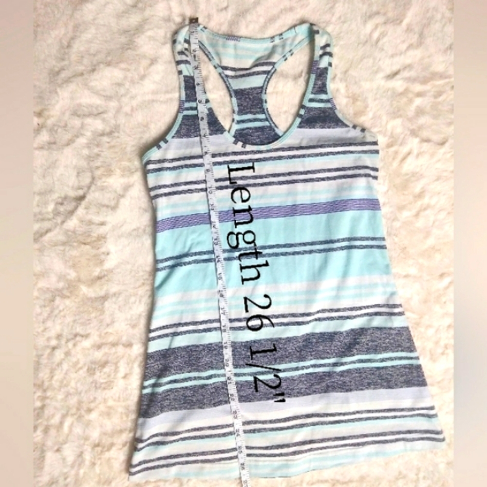 Lululemon • Top - Picture 7 of 9